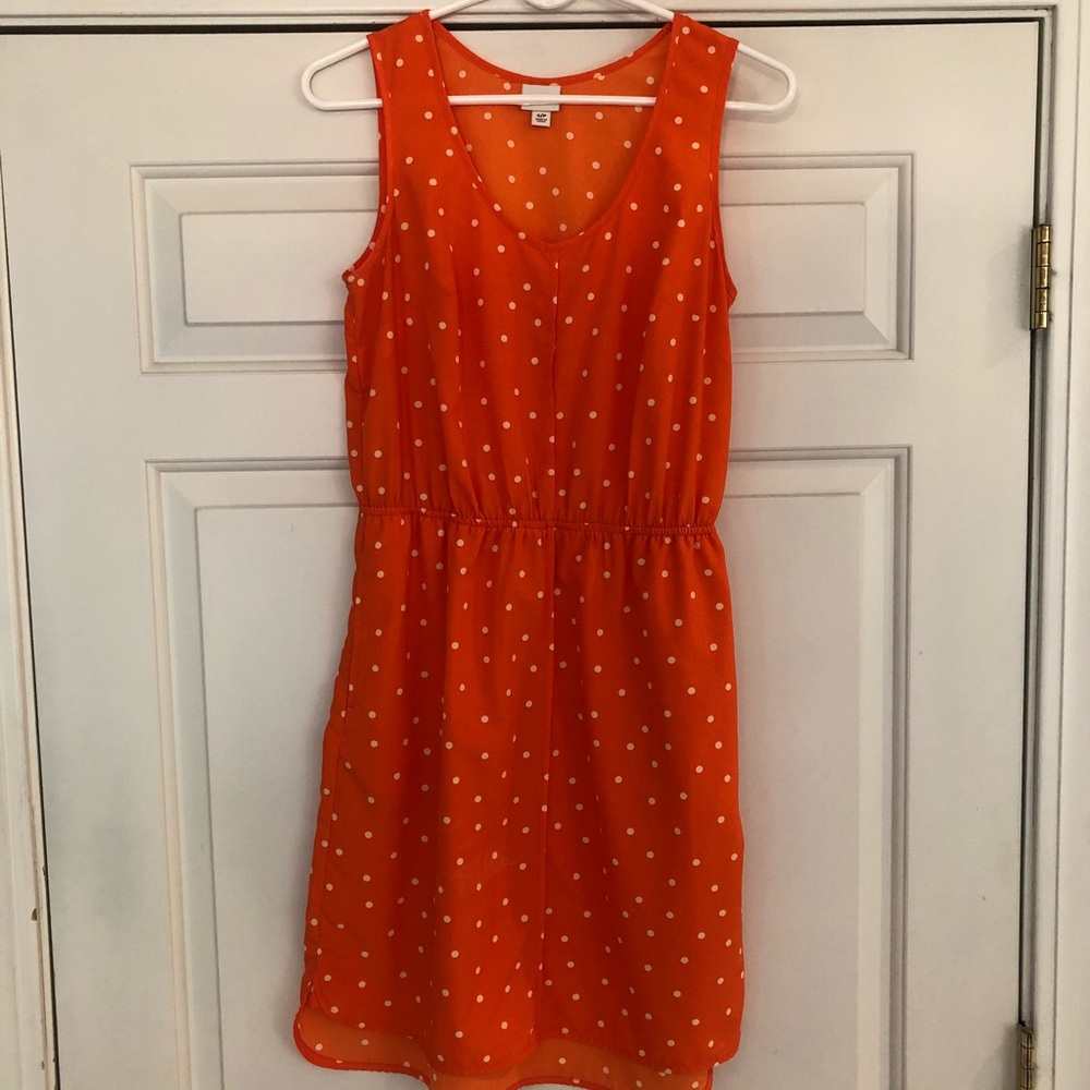 Cute orange polka dot dress with pockets!